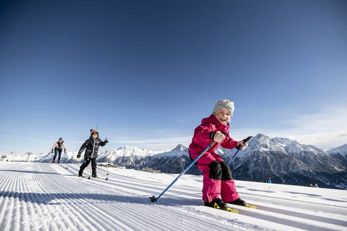 Die interaktiven Karten auf schweizmobil.ch und maps.engadin.com zeigen, wo man überall Spass auf der Loipe haben kann.