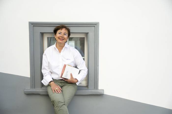 Simone Nuber verrät, weshalb man unbedingt in die neue libraria poesia clozza gehen soll.