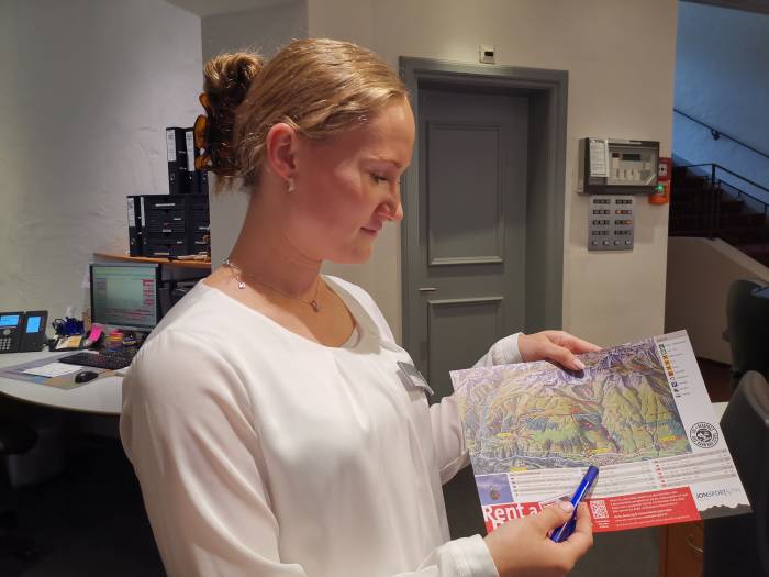 Hotelkommunikationsfachleute arbeiten an der Reception aber längst nicht nur.