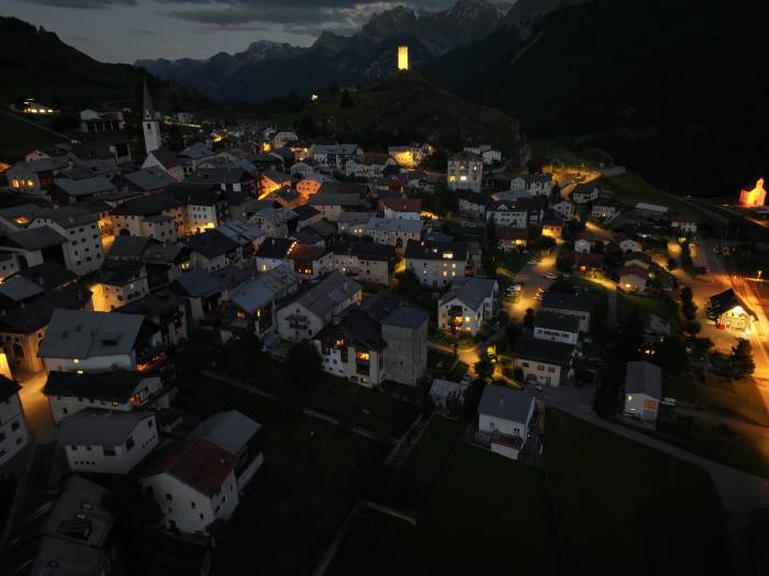 So dezent leuchtet Ardez nach der Umsetzung des Plan Lumière.