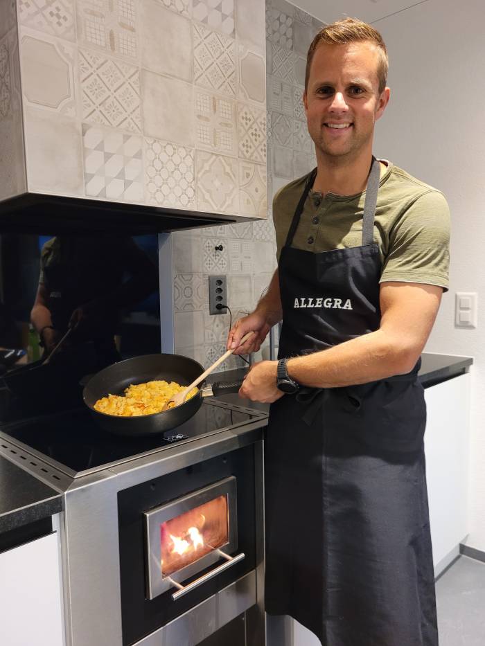Mirco Tschenett ist seit sechs Jahren Geschäftsinhaber der Tschenett Ofen Platten GmbH mit Sitz in Müstair und Scuol.