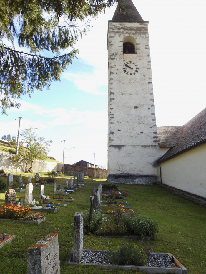 Für die Siegristin Margarita Filli ist der Friedhof Lavin einer der schönsten des Tales.
