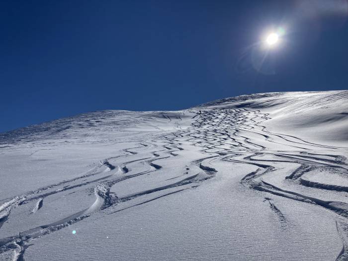 Hier hat die Schneedecke glücklicherweise gehalten.