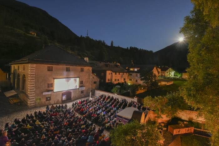 Das Nationalpark Kino-Openair steht unter einem guten Mond. 