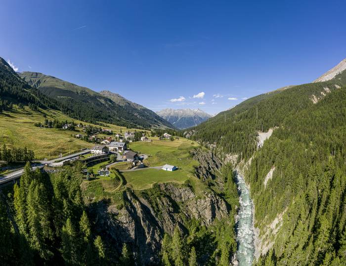 Brail ist die höchstgelegene Fraktion von Zernez – ein besonderes Kleinod oberhalb der canyonartigen Inn-Schlucht.