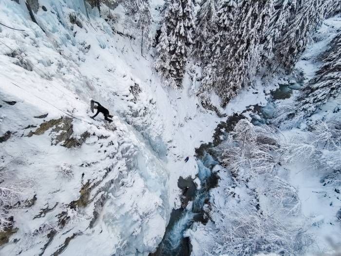 Eisklettern in der Clemgia Schlucht.
