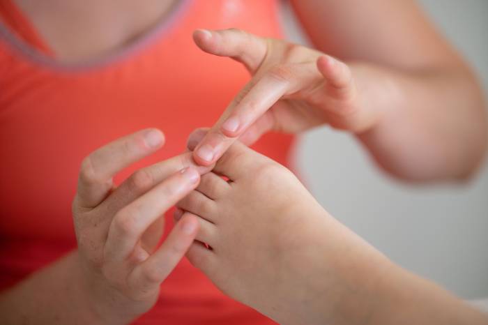 Eine Fussreflexzonenmassage ist auch wohltuend und entspannend.
