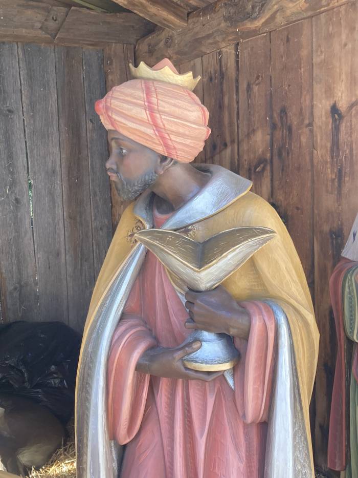 König Kaspar brachte Myrrhe mit an die Krippe.