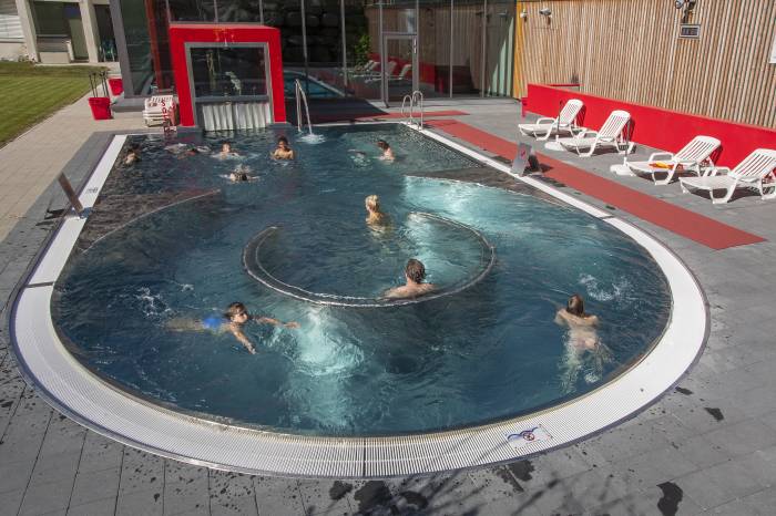 Das beheizte Aussenbad ist Sommer wie Winter ein Highlight.