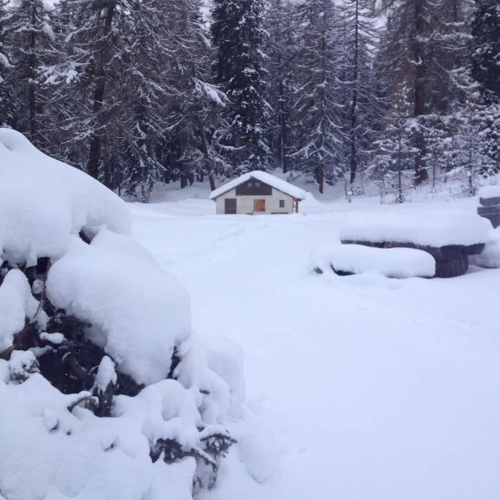 Plan dal Növ im Winter mit dem Maiensäss vom Schellen-Ursli-Weg.