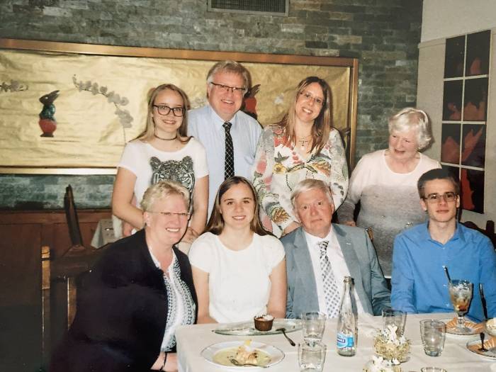Die Familie Dagelet komplett in Zernez versammelt