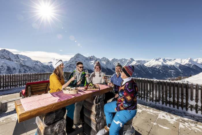 Gastgewerbe und Beherbergungsstätten erzielen den höchsten Umsatz aus dem Tourismus.