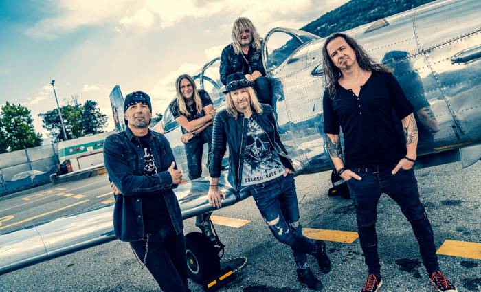 Gotthard rockt am 33. Internationalen Frühlings-Schneefest die Alp Trida. 