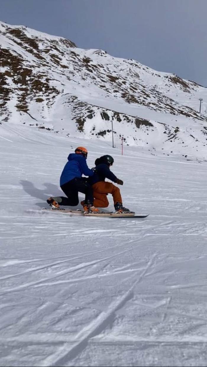 Einfach ist das Fahren der Tandem-Ski nicht.
