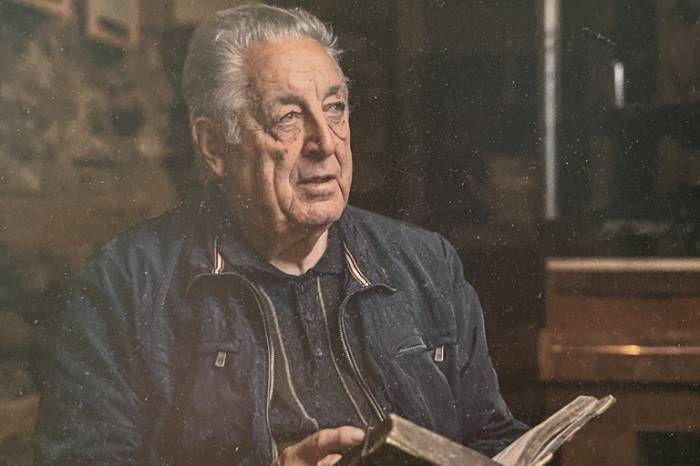 Gian Häfner aus Strada. Das Bild stammt aus dem Buch «Spiert engiadinais» von Fadrina Hofmann und Mayk Wendt.