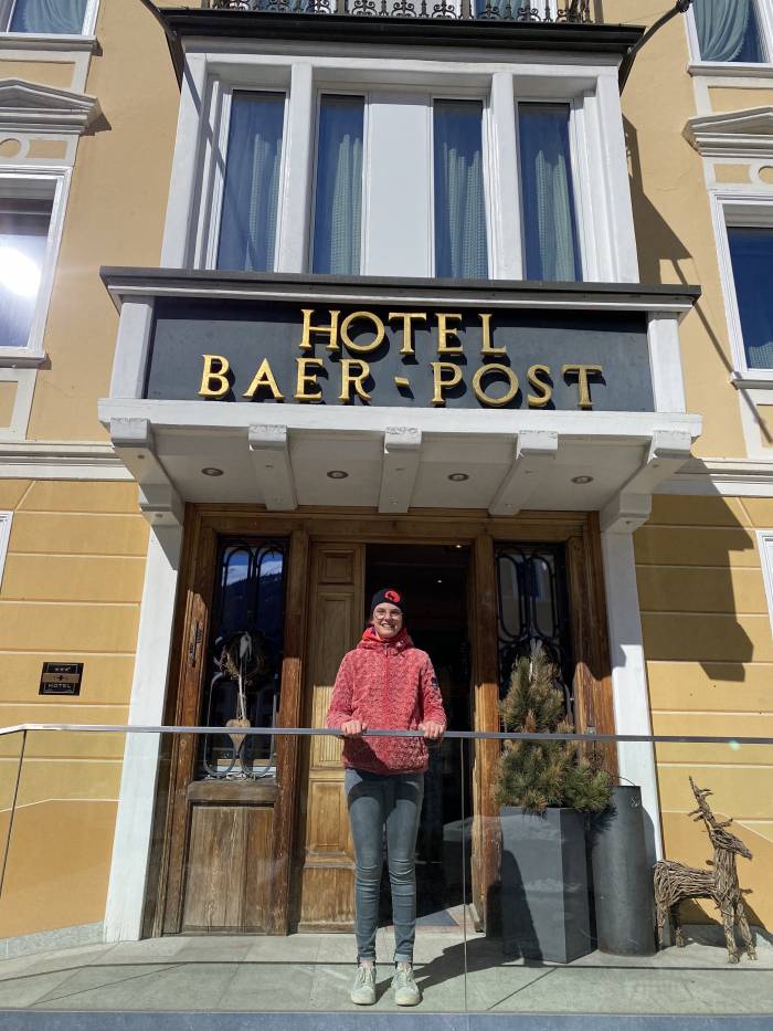 Laura Patscheider hilft im familieneigenen Hotel mit, am liebsten hinter dem Buffet.
